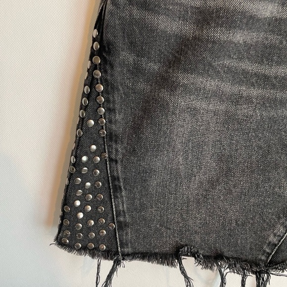 BLANKNYC Size 26 Black Distressed Denim Jean Skirt Embellished Stud Detail - Picture 4 of 7